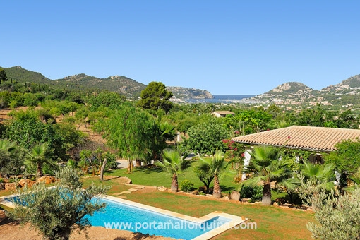 Country house with views toward the marina