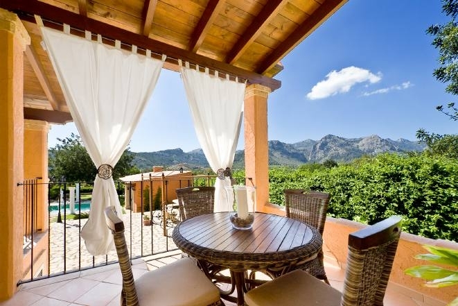 Exclusive villa with beautiful mountain views