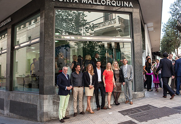The Porta Mallorquina Franchise partners congratulated her collegue Ria Blum on the successful opening party. The Porta Mallorquina Franchise partners congratulated her collegue Ria Blum on the successful opening party.