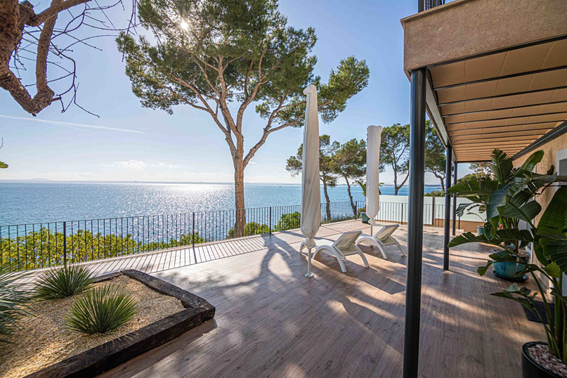 Luxury property in Alcanada, Mallorca, with picturesque views
