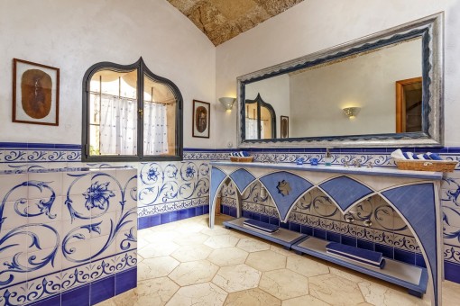 Oriental bathroom