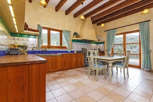 Fully equipped kitchen