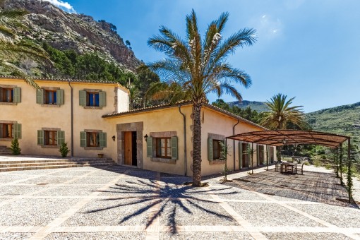 Exterior view of the main complex