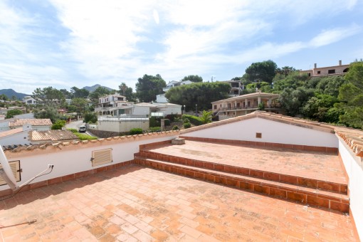 Spacious roof terrace