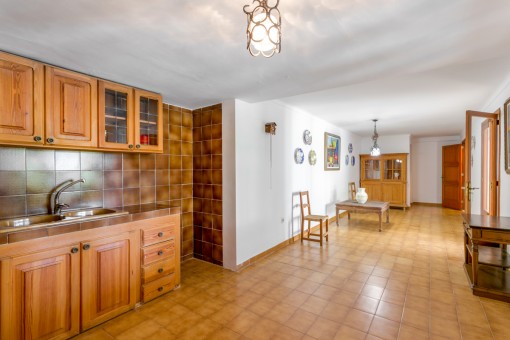 Further kitchen