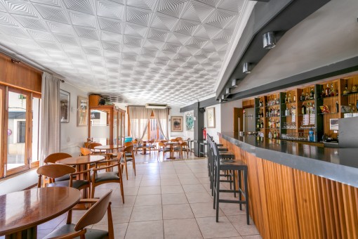 Dining area with bar