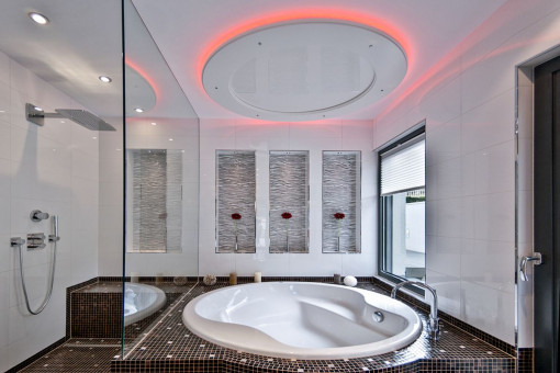 Inviting master bathroom