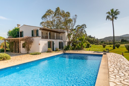 Typical Mallorcan finca in picturesque surroundings with pool only 3 km from Pollenca and the beach
