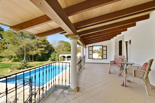 Covered terrace on the upper floor