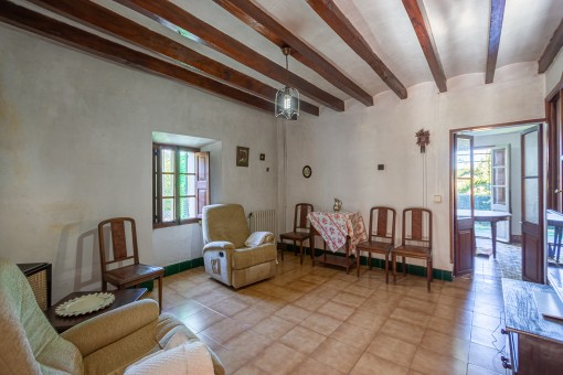 Living area with fire place