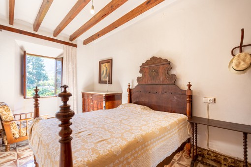 One of 5 bedrooms