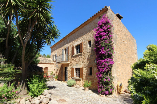 Enchanting authentic finca in Algaida