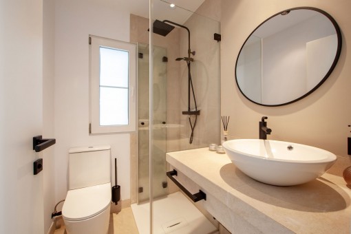 One of 3 bathrooms