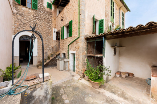 Terraces and own fountain