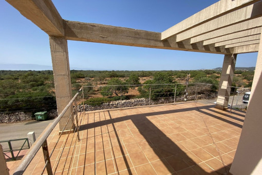 Charming chalet with wonderful sweeping views quietly-located in Porto Colom