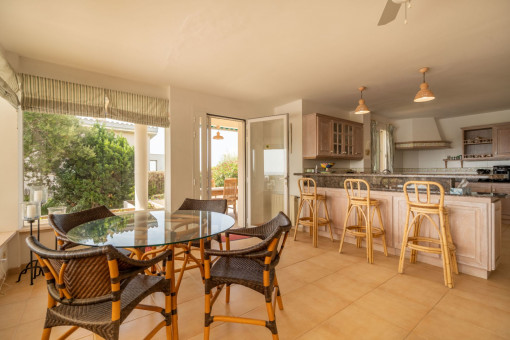 Kitchen with bar