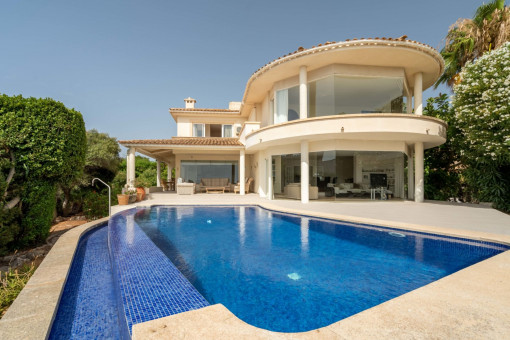 Villa with pool and terrace