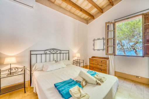 Bedroom with mediterran sea views