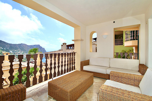 Balcony with lounge area