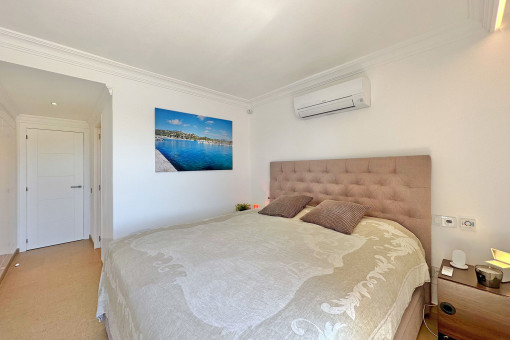 Bedroom with air condition
