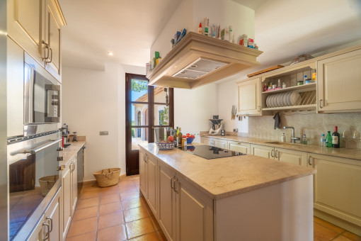 Fully equipped kitchen