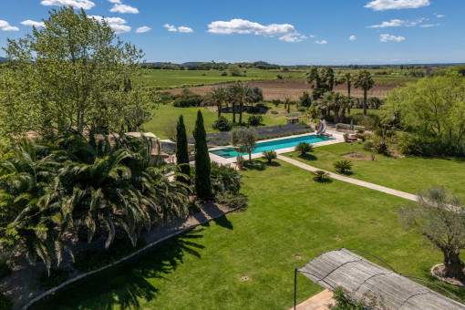 Finca with far reaching views
