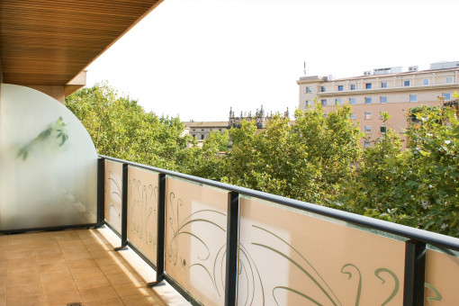 Covered balcony with southwest orientation