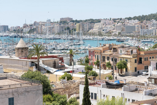 Open spaciousness with stunning city and harbor views