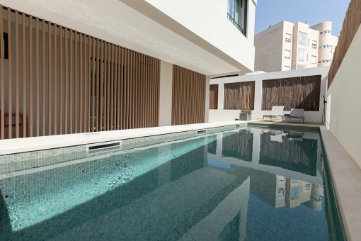 Community pool