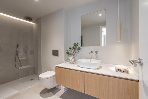 One of the en-suite bathrooms