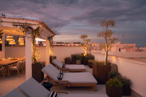 Rooftop terrace by night 