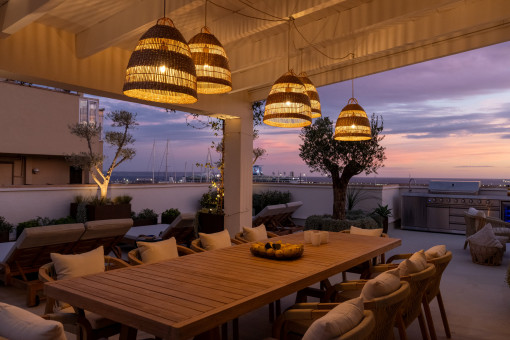 Rooftop terrace by night 