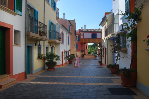 Street scene in a gated community