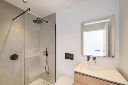 h bathroom on the ground floor