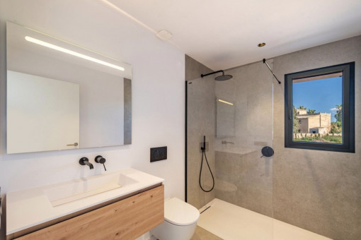 En-suite bathroom of the 3rd bedroom