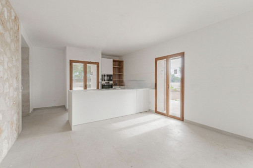 Kitchen with kitchen island
