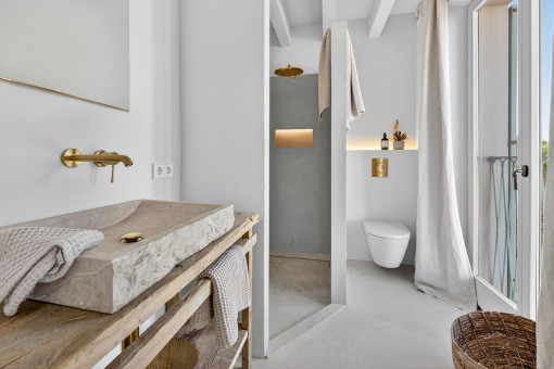 Bathroom with microcement