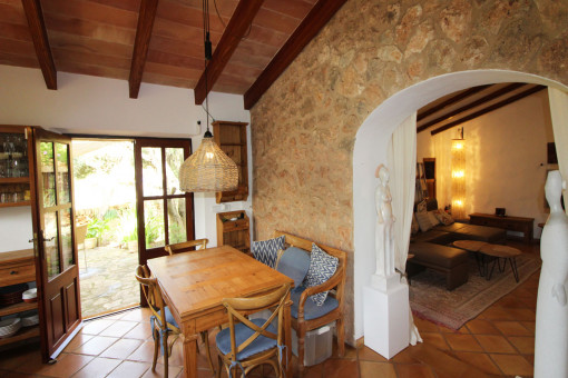 Mainhouse-Kitchen/dining