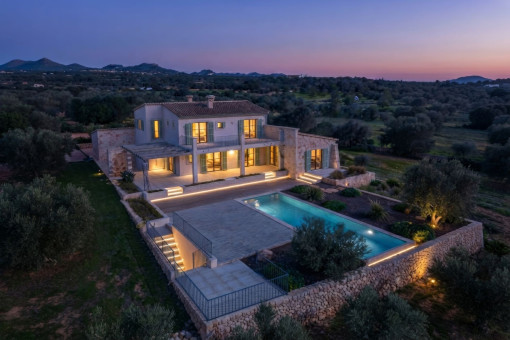 First-class newly built finca with pool and magnificent views near Santanyi