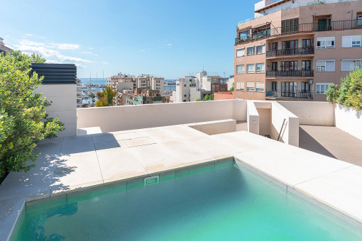 Modern penthouse in Santa Catalina with private rooftop terrace and pool
