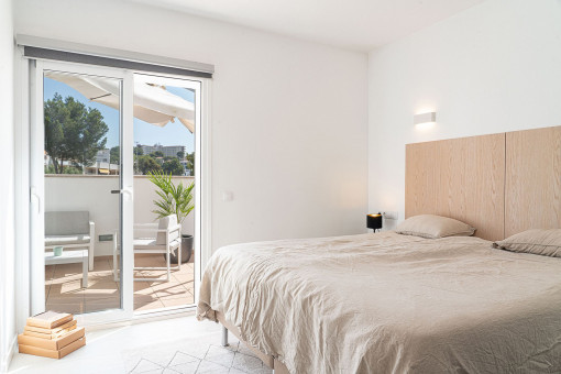 Bedroom With Terrace Access