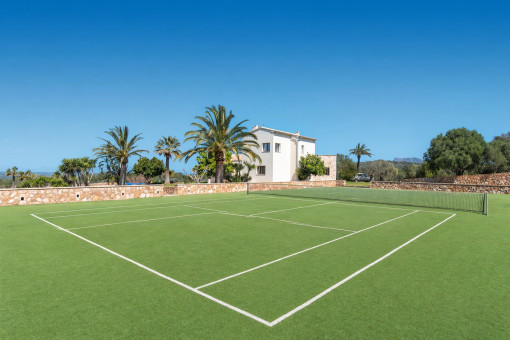 Finca with tennis court and sea views between Manacor and Colònia de Sant Pere