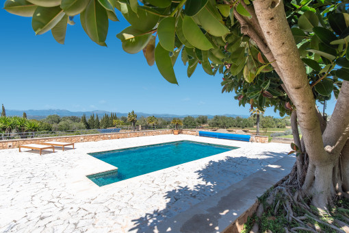 Mediterranean luxury finca with tennis court, wellness area and spectacular open views near Manacor