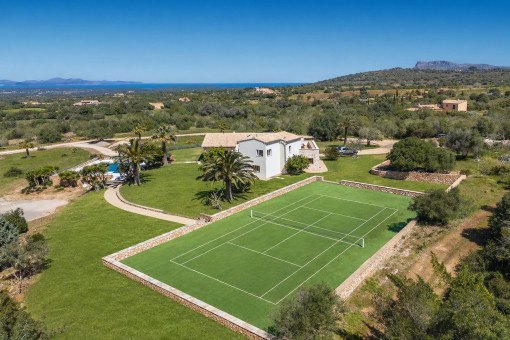 Finca with tennis court and sea views between Manacor and Colònia de Sant Pere