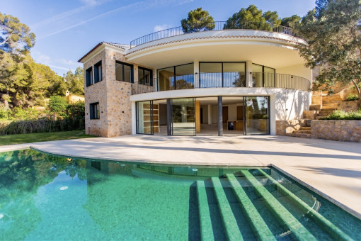 Modern villa in Santa Ponsa with clean architecture, Mediterranean lifestyle and privacy