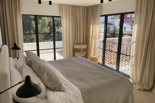 One of the 4 double bedrooms