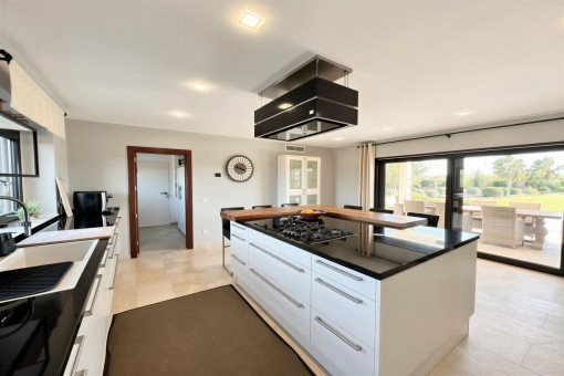 Kitchen with kitchen island