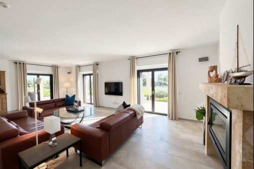 Living area with access to outdoor area