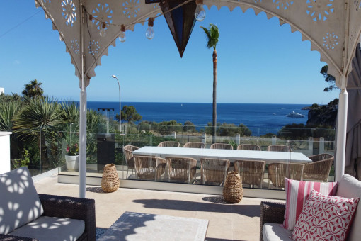 Covered terrace with sea views