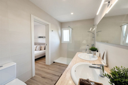 En-suite bathroom